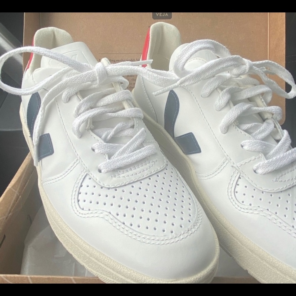 Veja V-10 EXTRA WHITE NAUTICO PEKIN - Picture 6 of 8